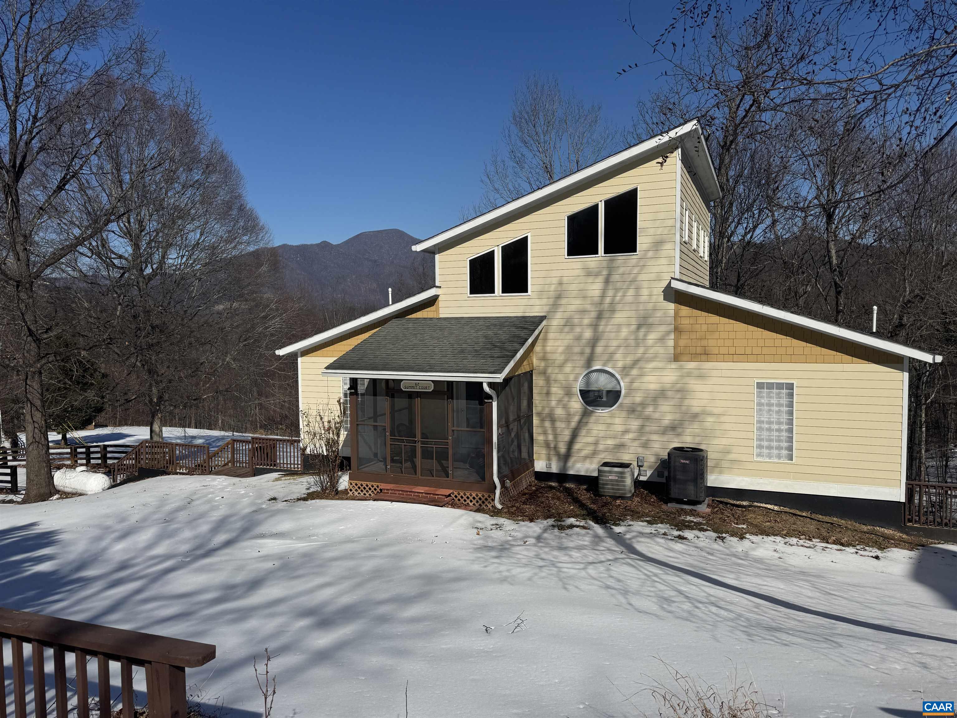 62 SUMMIT CT