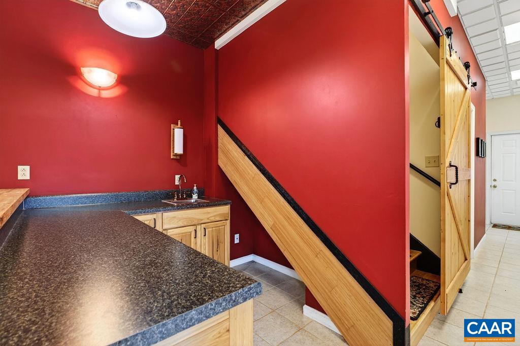 62 SUMMIT CT