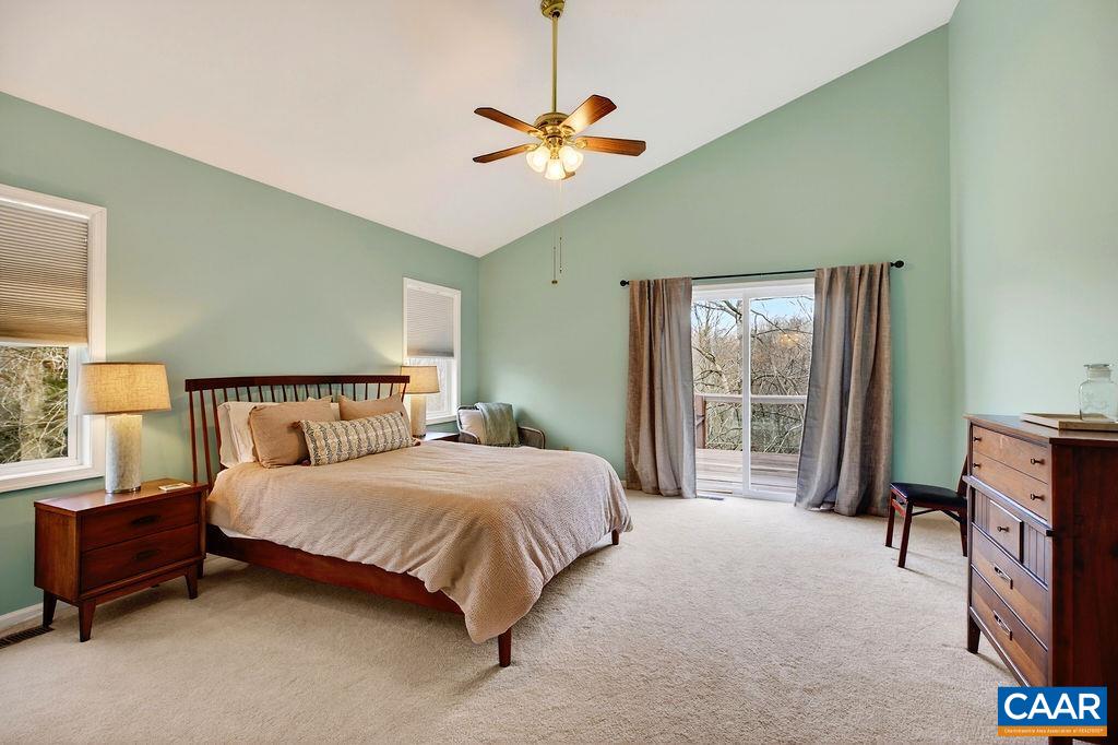 62 SUMMIT CT
