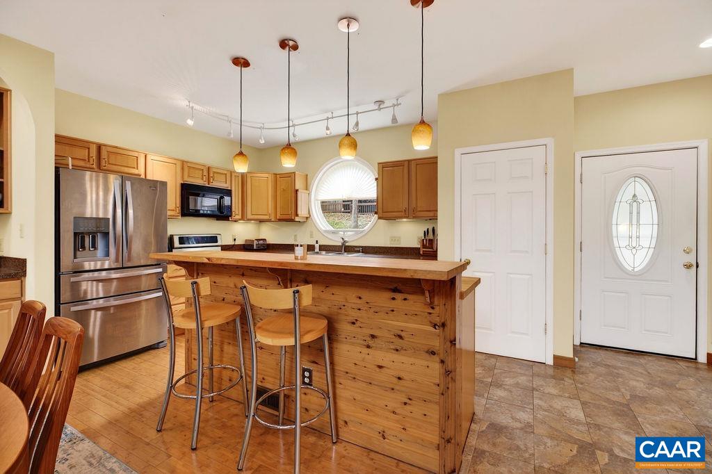 62 SUMMIT CT