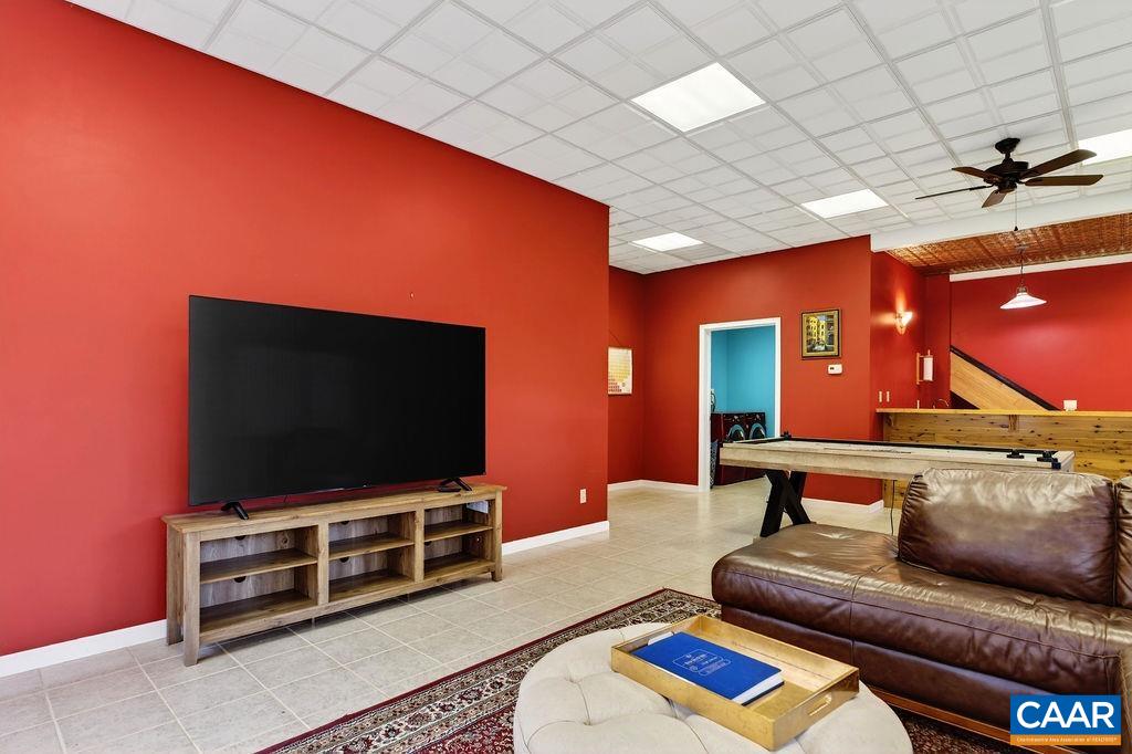 62 SUMMIT CT