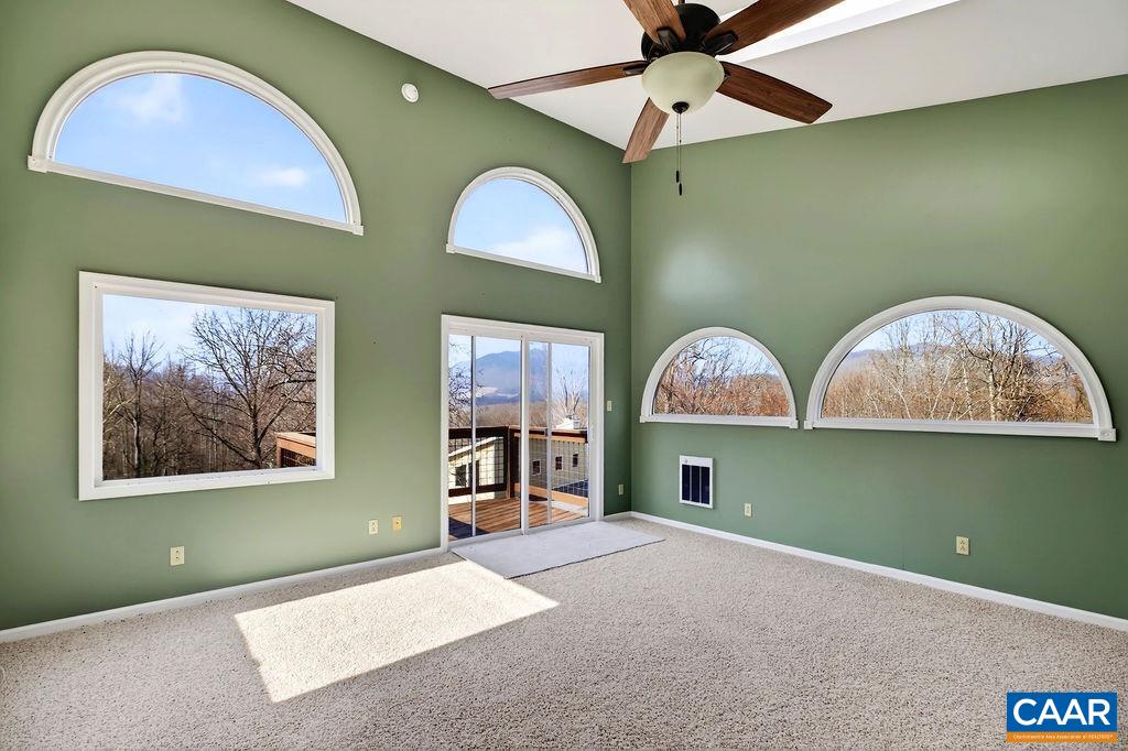 62 SUMMIT CT