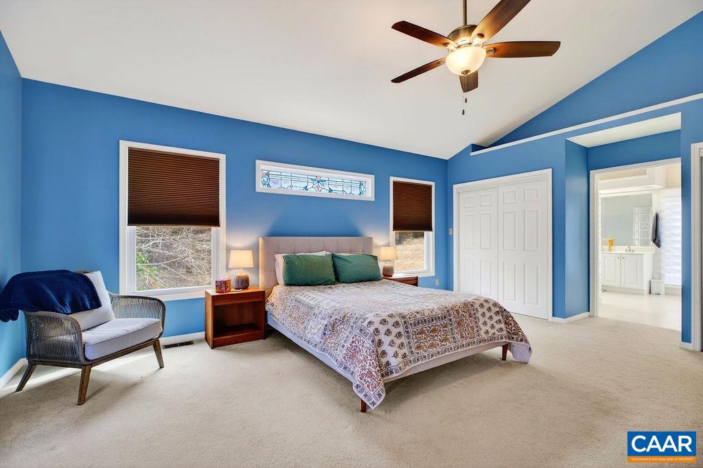 62 SUMMIT CT
