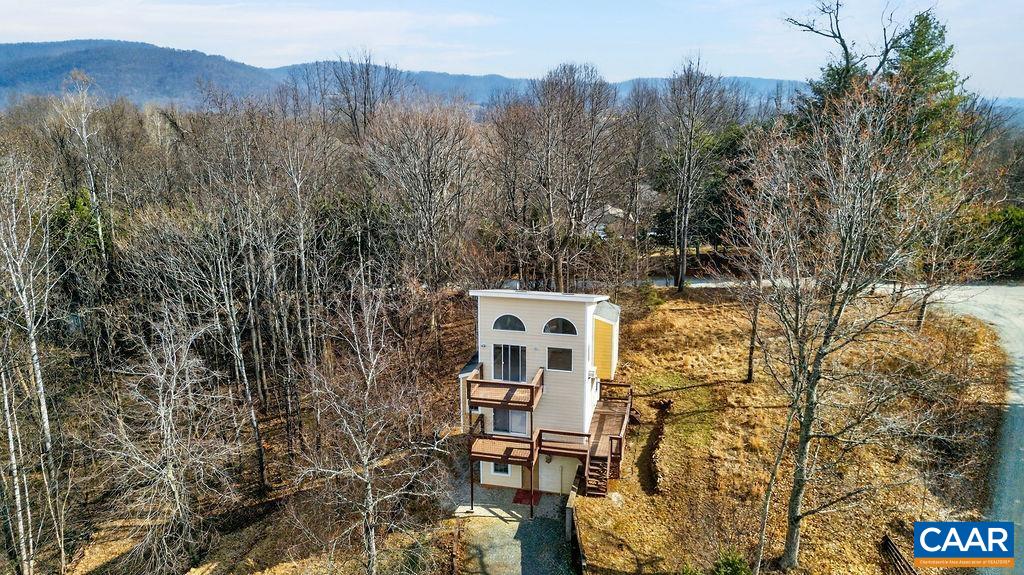 62 SUMMIT CT