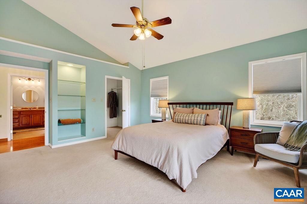 62 SUMMIT CT