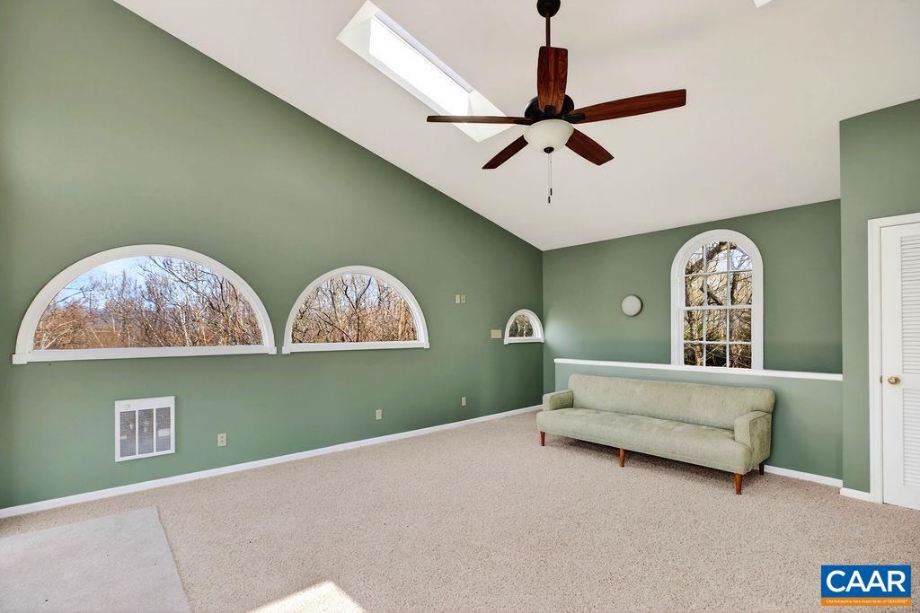 62 SUMMIT CT