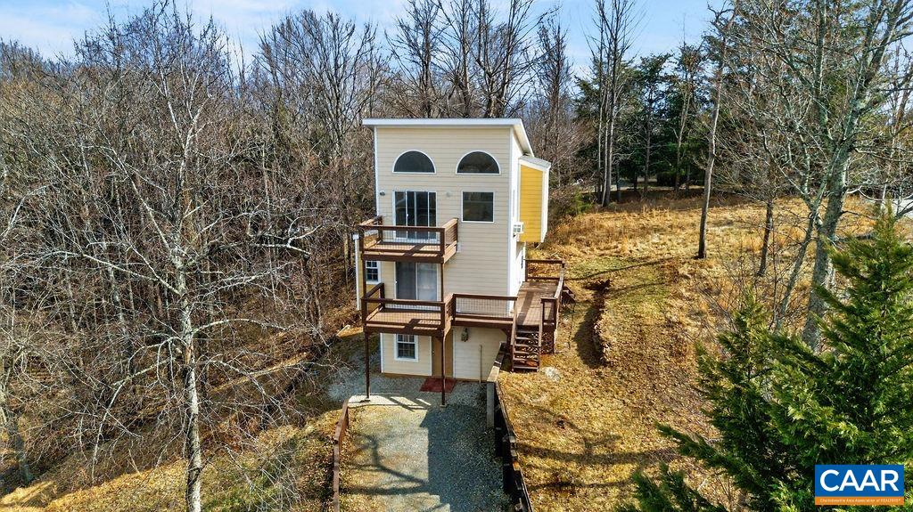 62 SUMMIT CT