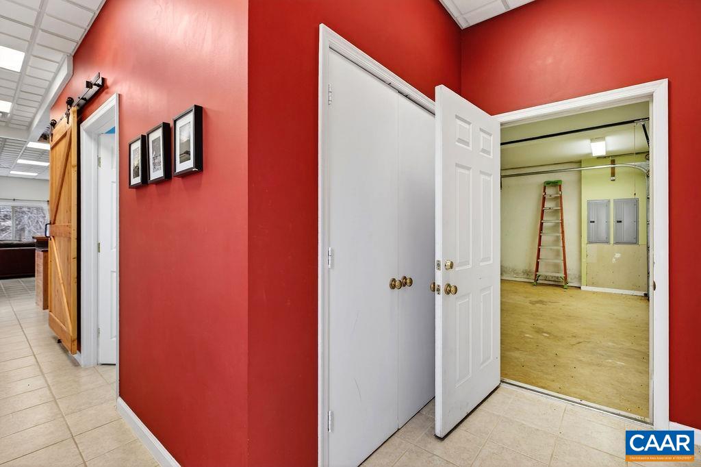 62 SUMMIT CT