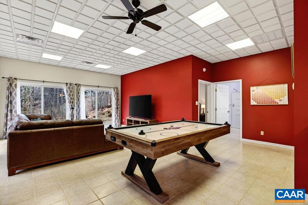 62 SUMMIT CT