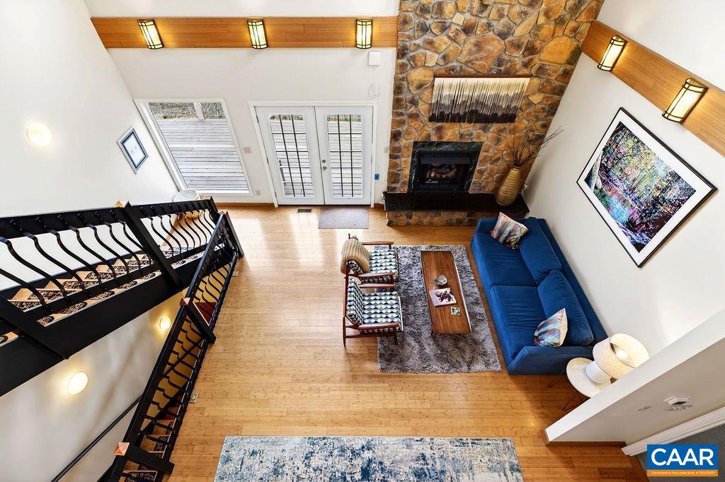 62 SUMMIT CT