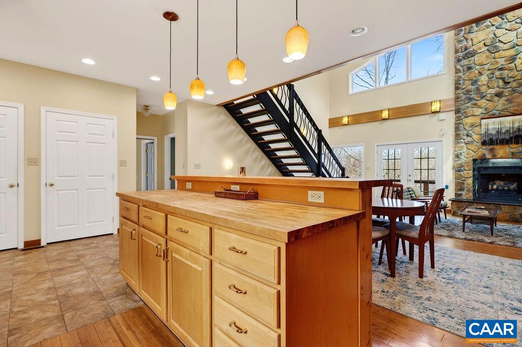 62 SUMMIT CT