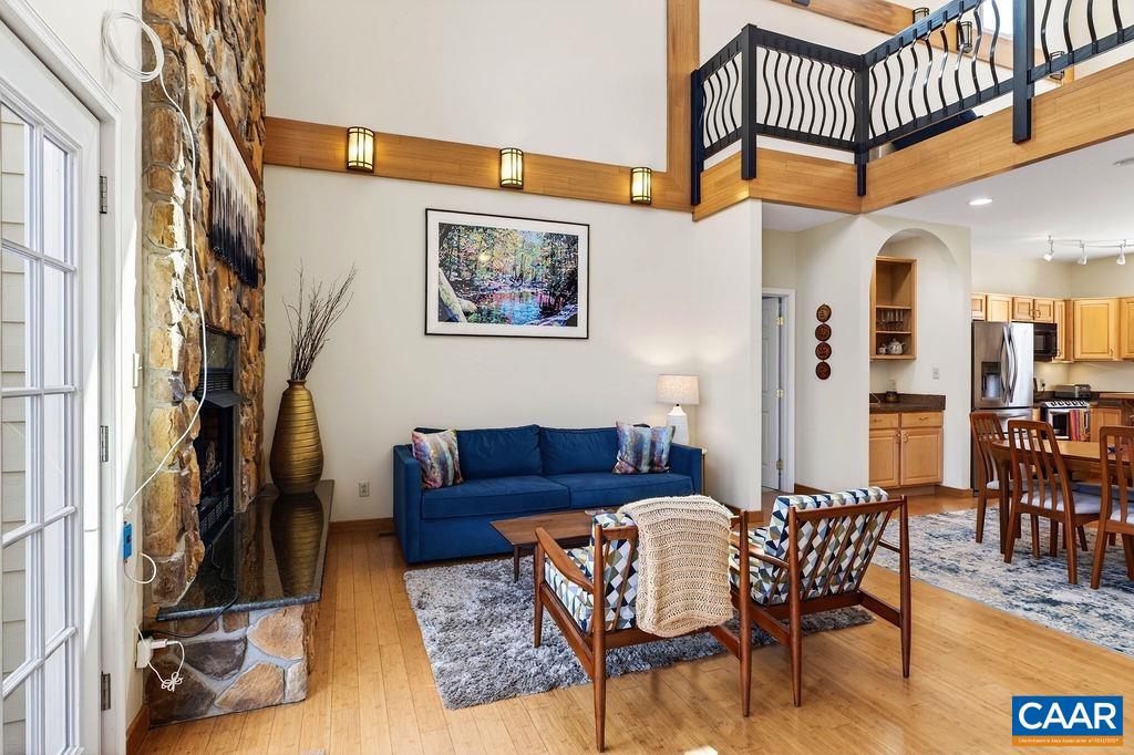 62 SUMMIT CT
