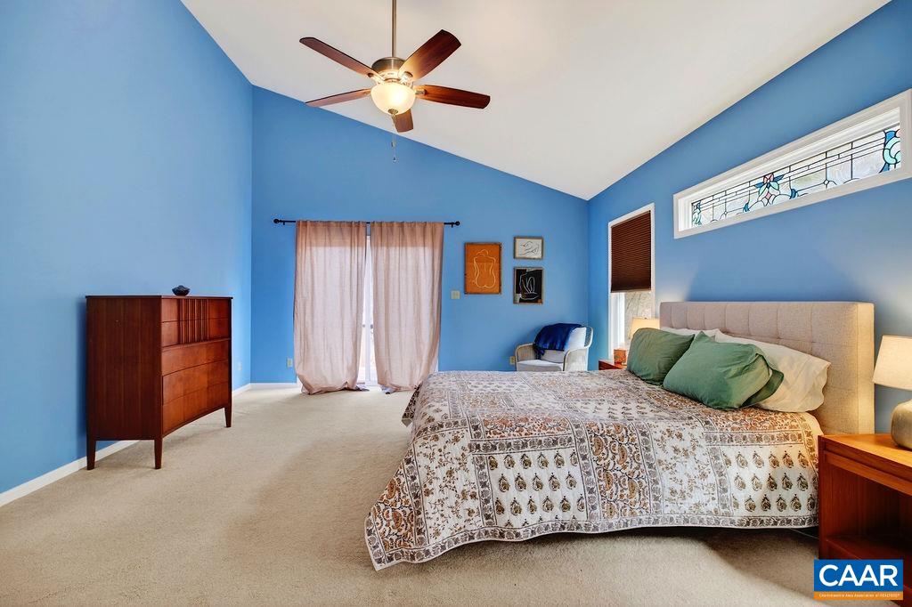 62 SUMMIT CT