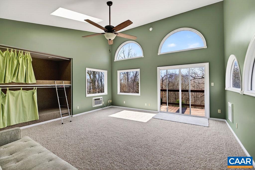 62 SUMMIT CT