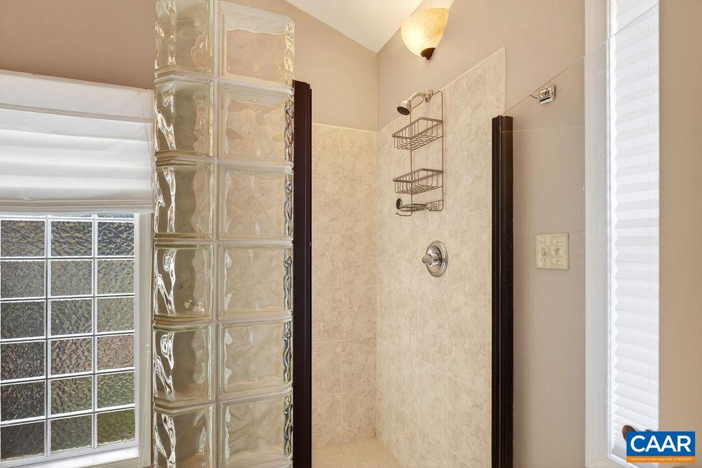 62 SUMMIT CT