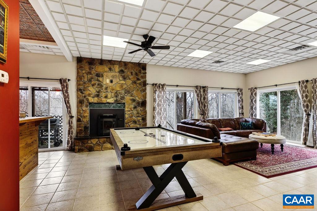 62 SUMMIT CT