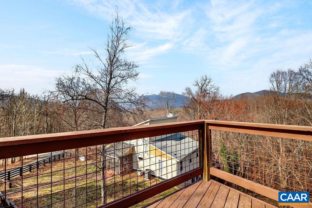 62 SUMMIT CT