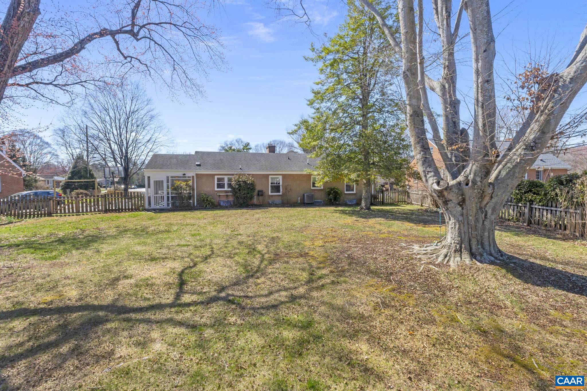 2310 TARLETON DR