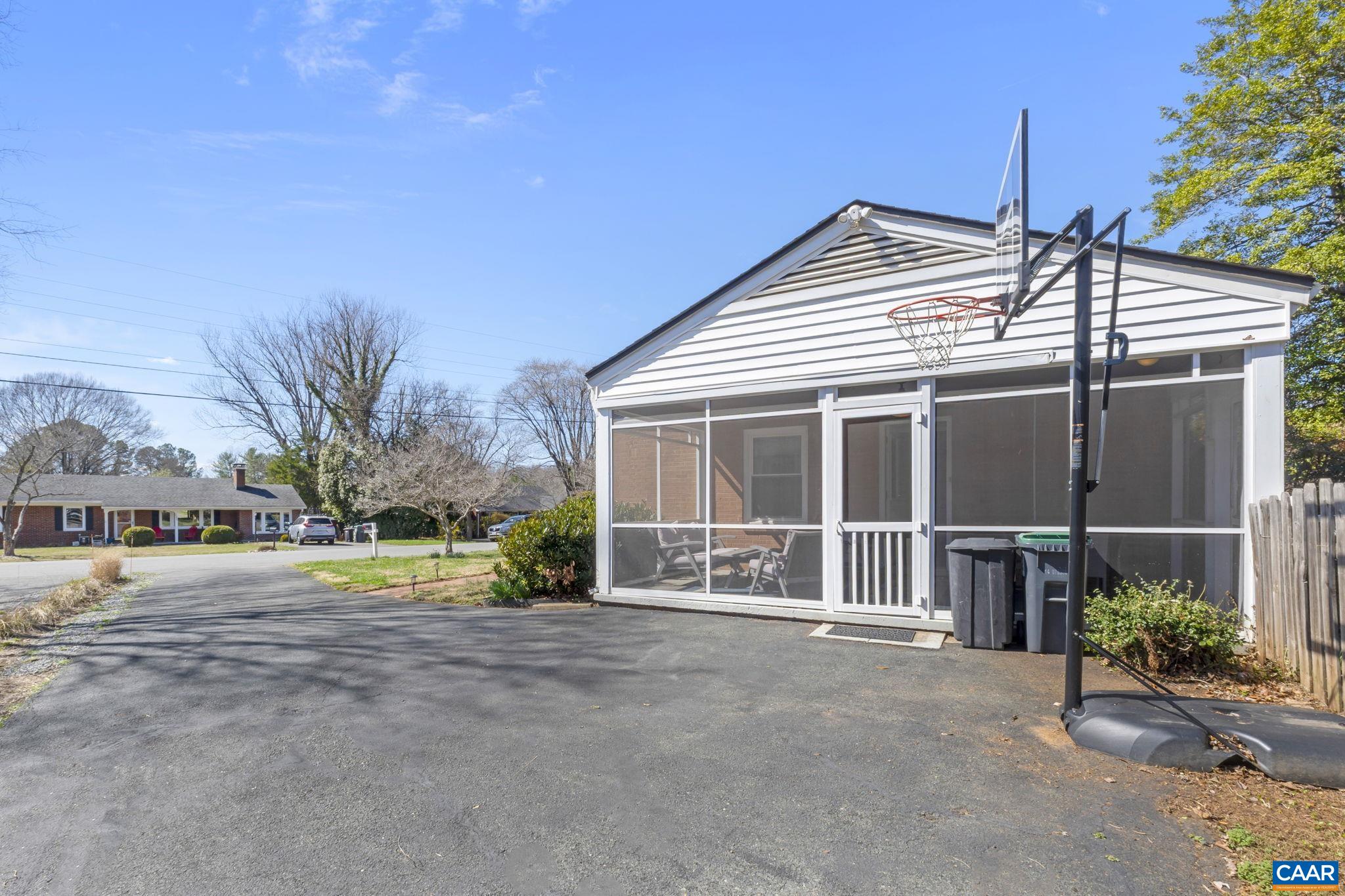 2310 TARLETON DR
