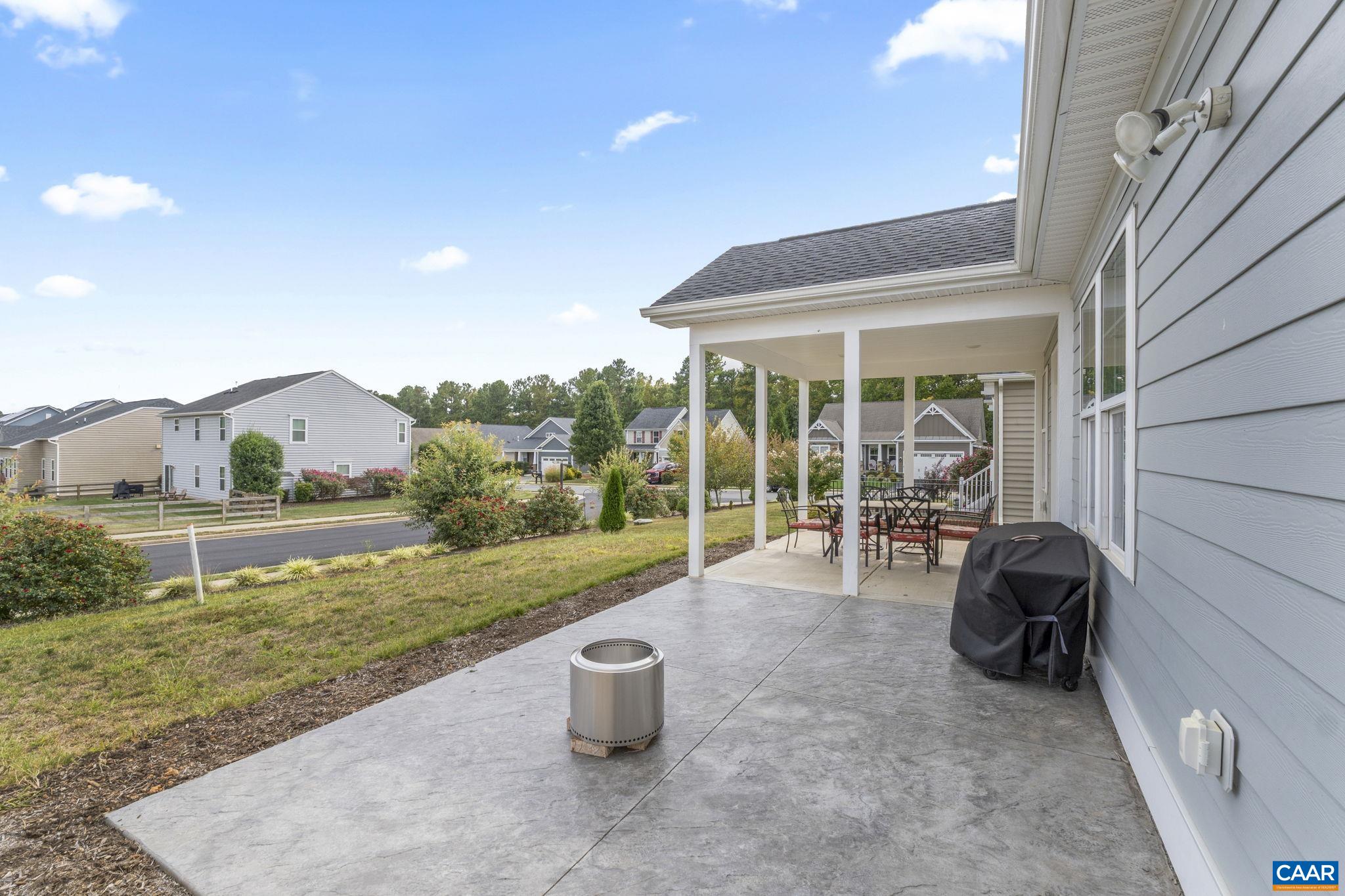 24 TURKEY TROT CT