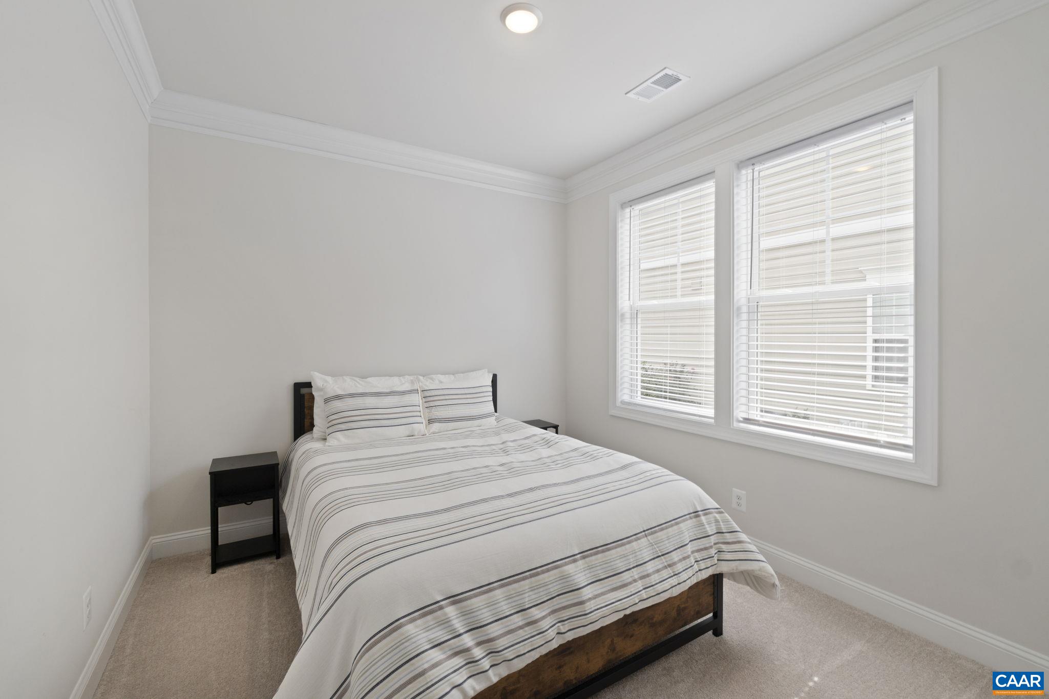 24 TURKEY TROT CT