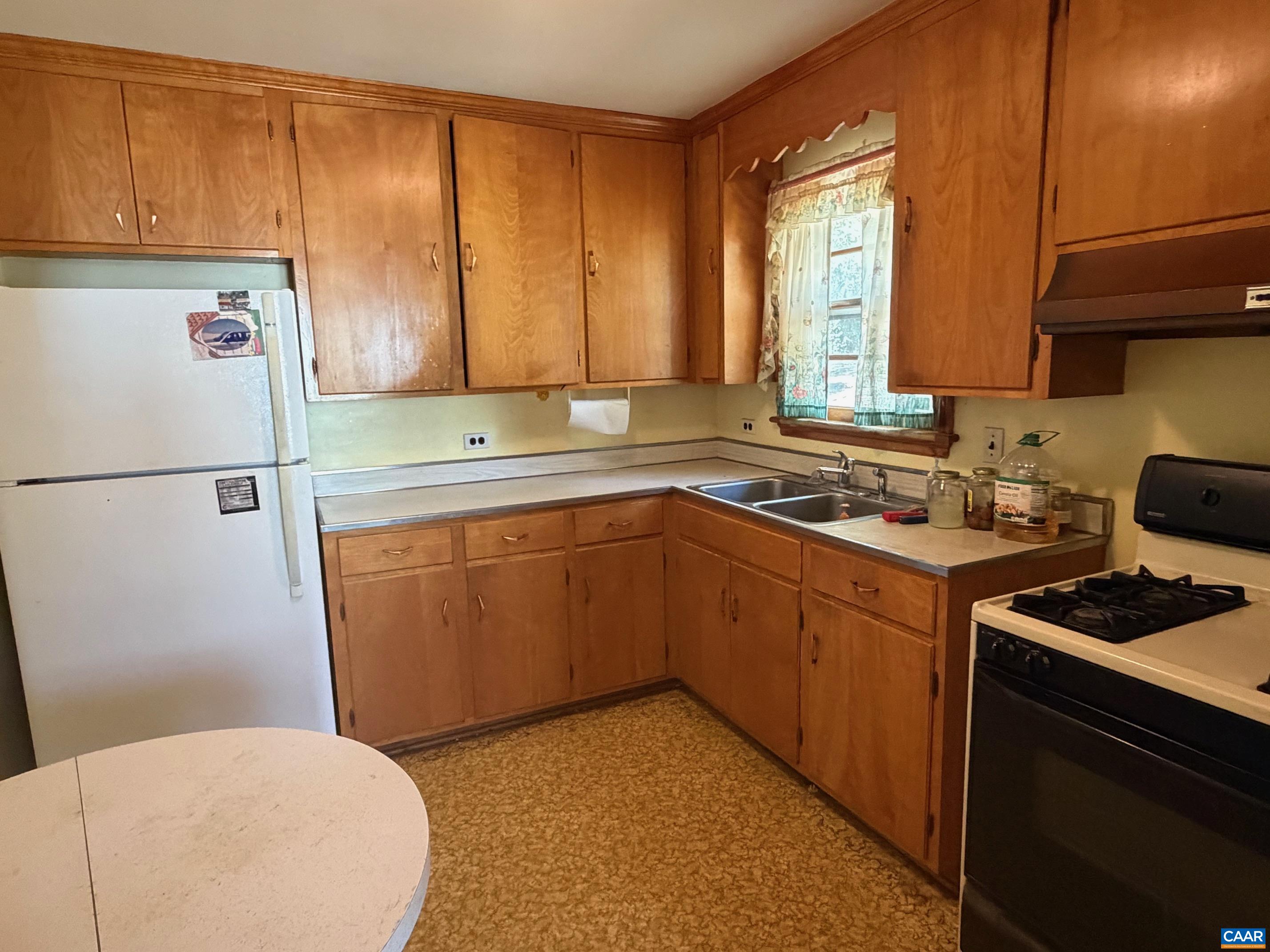 105 GARDEN DR