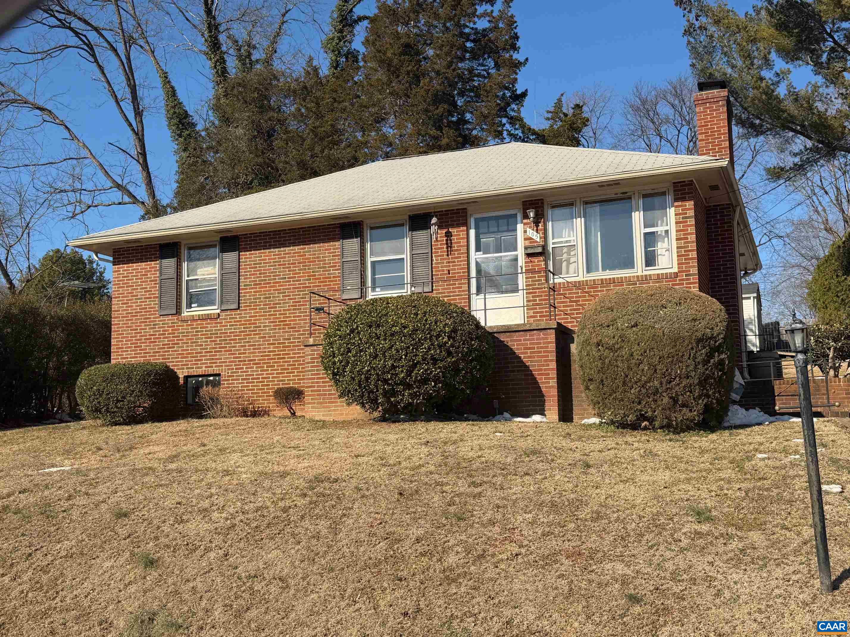 105 GARDEN DR