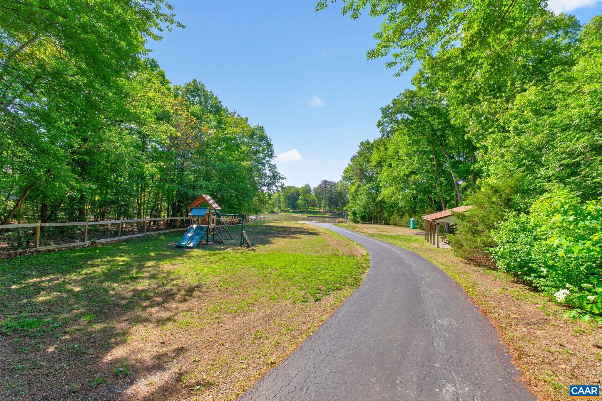 1229 PEACH GROVE RD