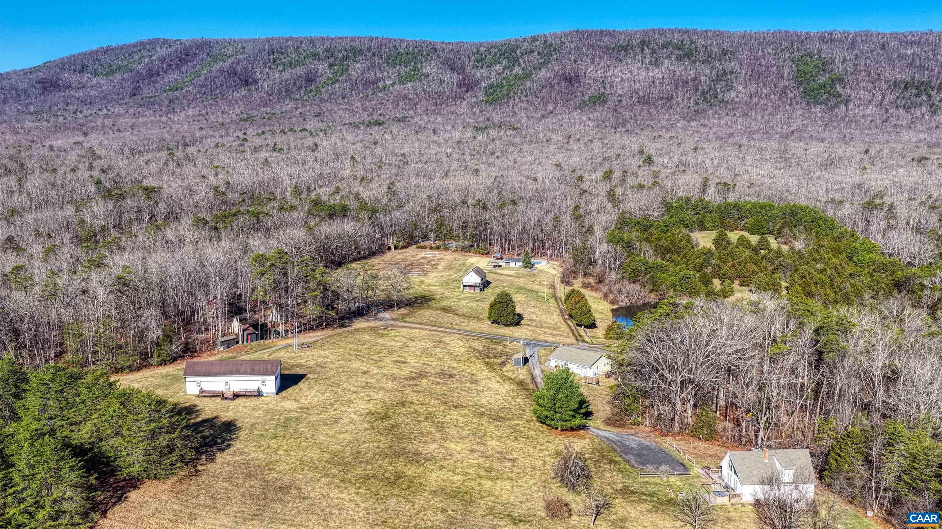443 MEADOW VIEW LN