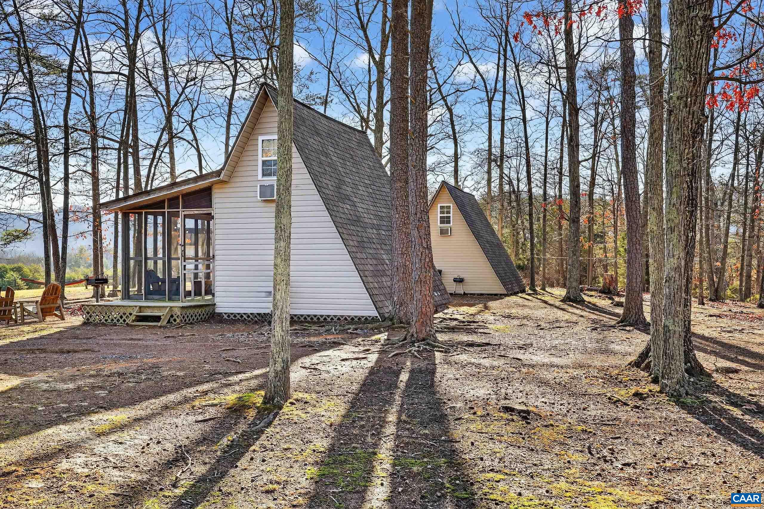 443 MEADOW VIEW LN