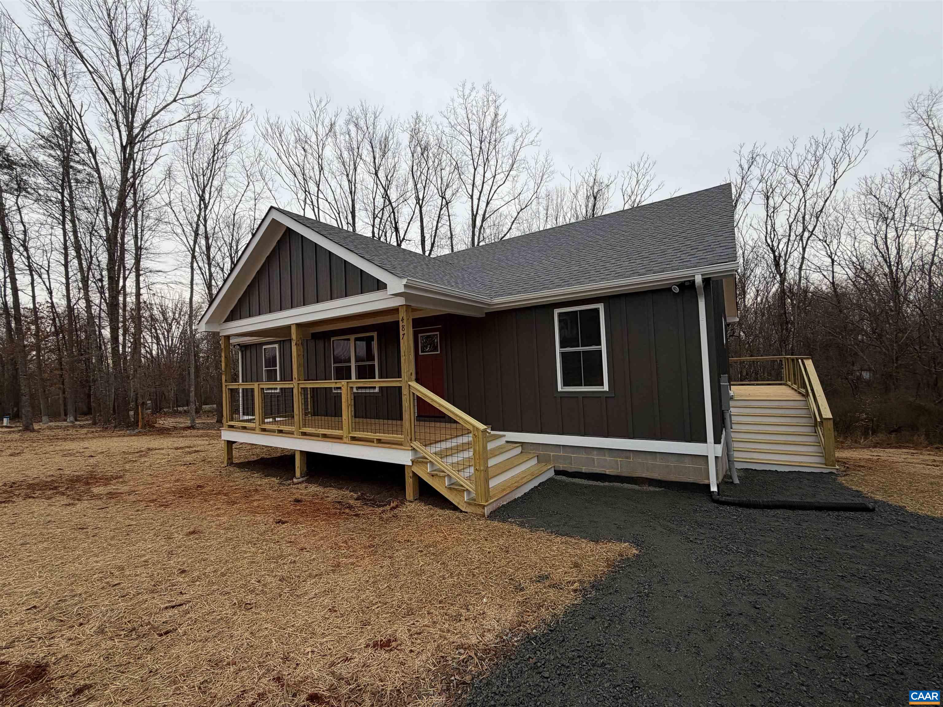 487 MONTREAL LN