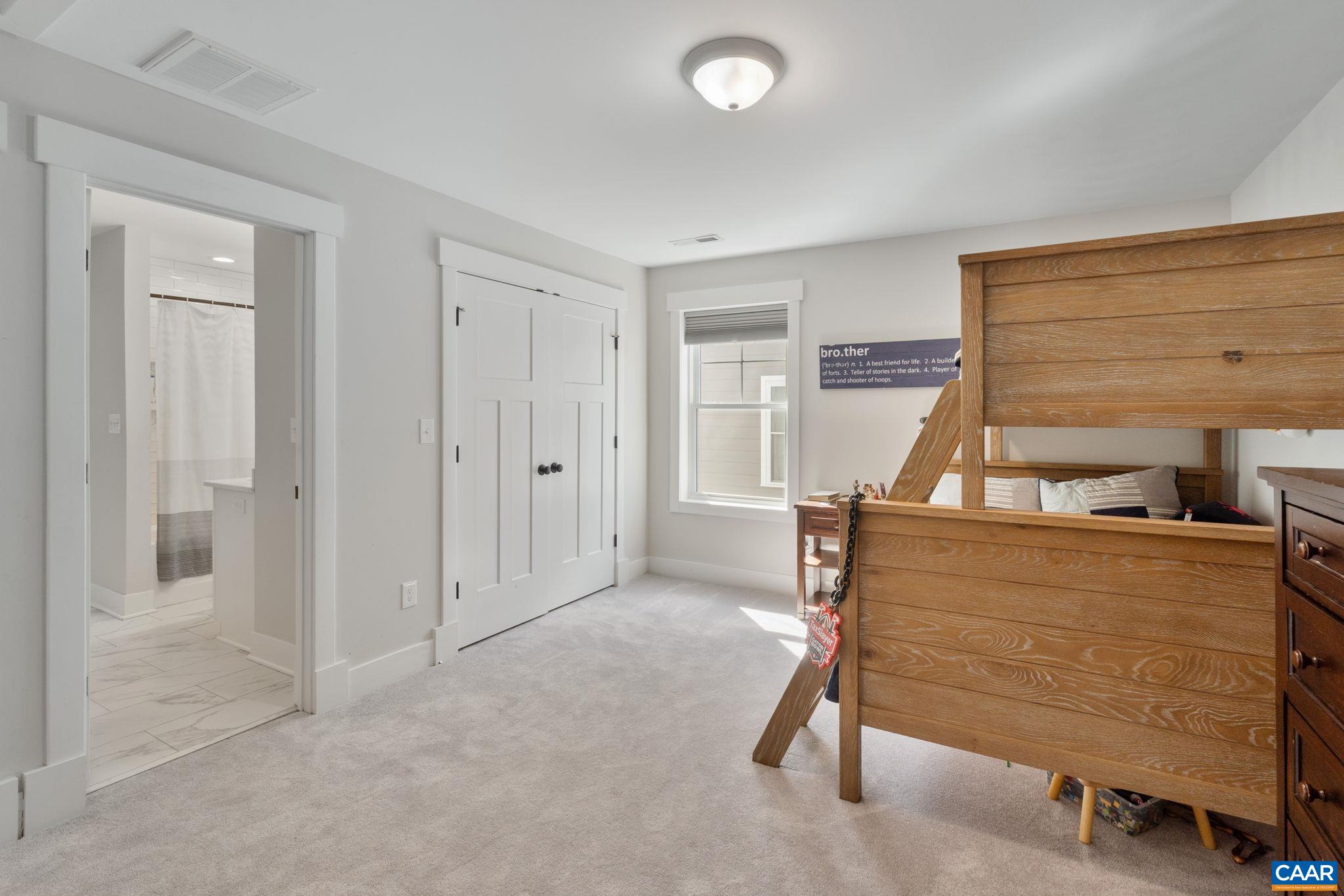 2206 FOWLER CIR