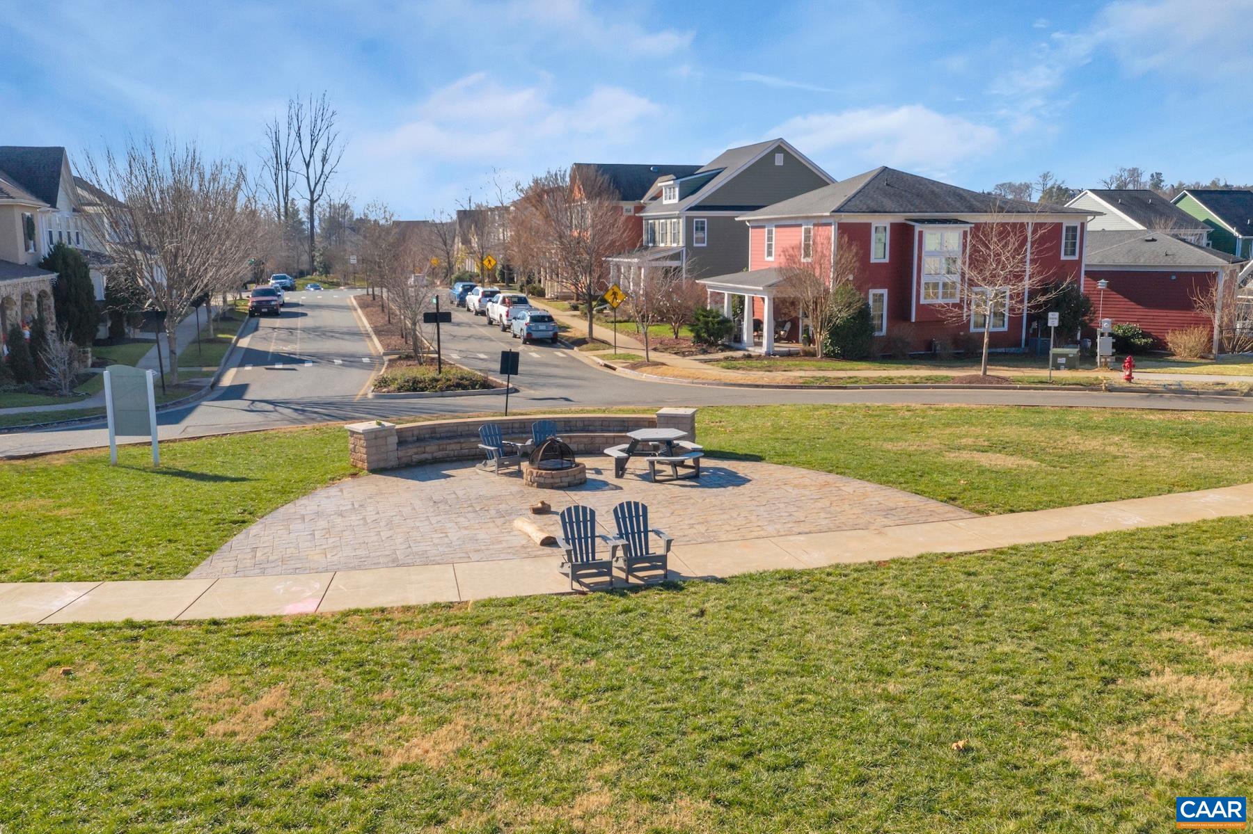 2206 FOWLER CIR