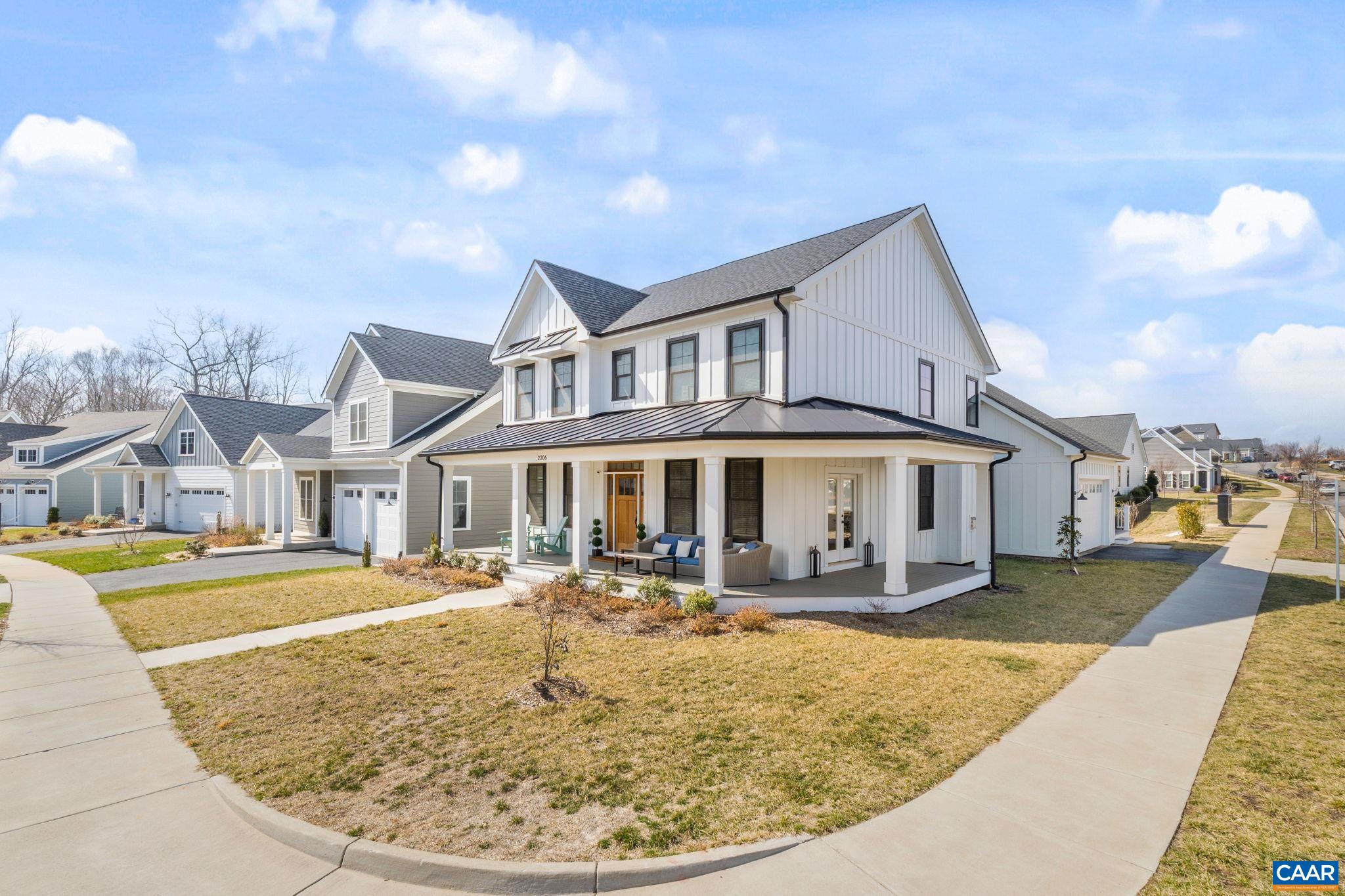 2206 FOWLER CIR