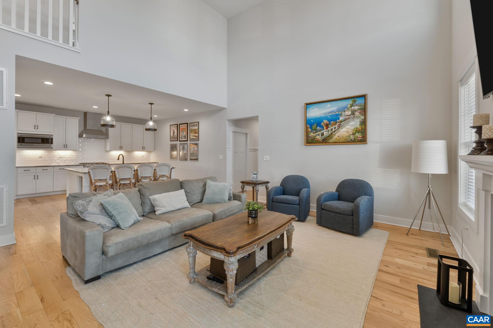 2206 FOWLER CIR