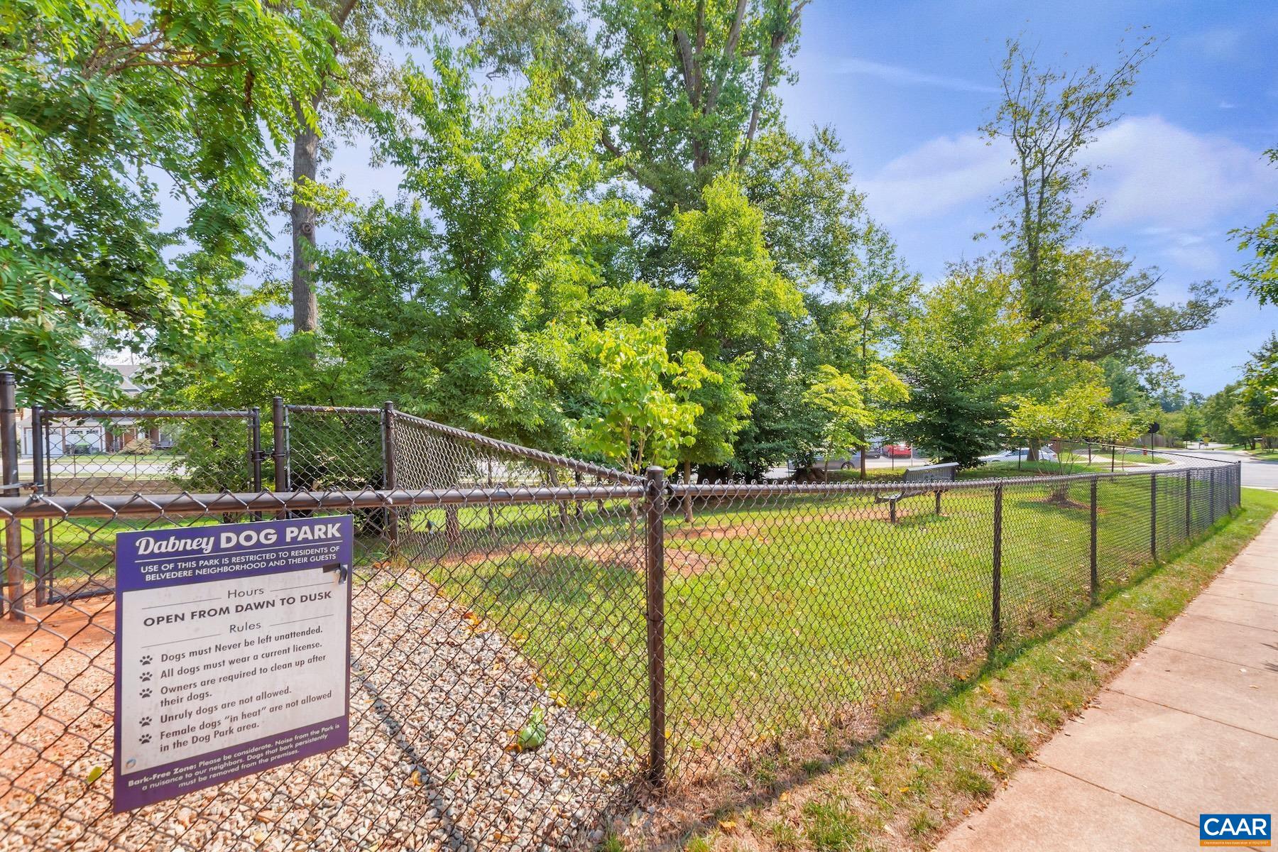 2206 FOWLER CIR