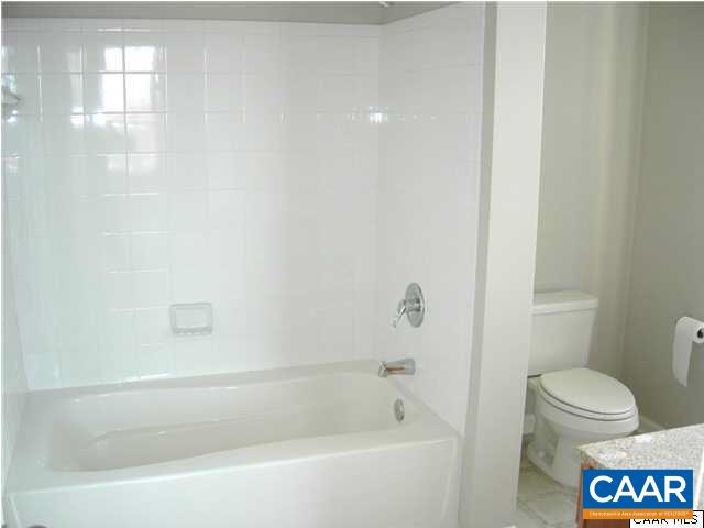 755 WALKER SQ Unit: 3D