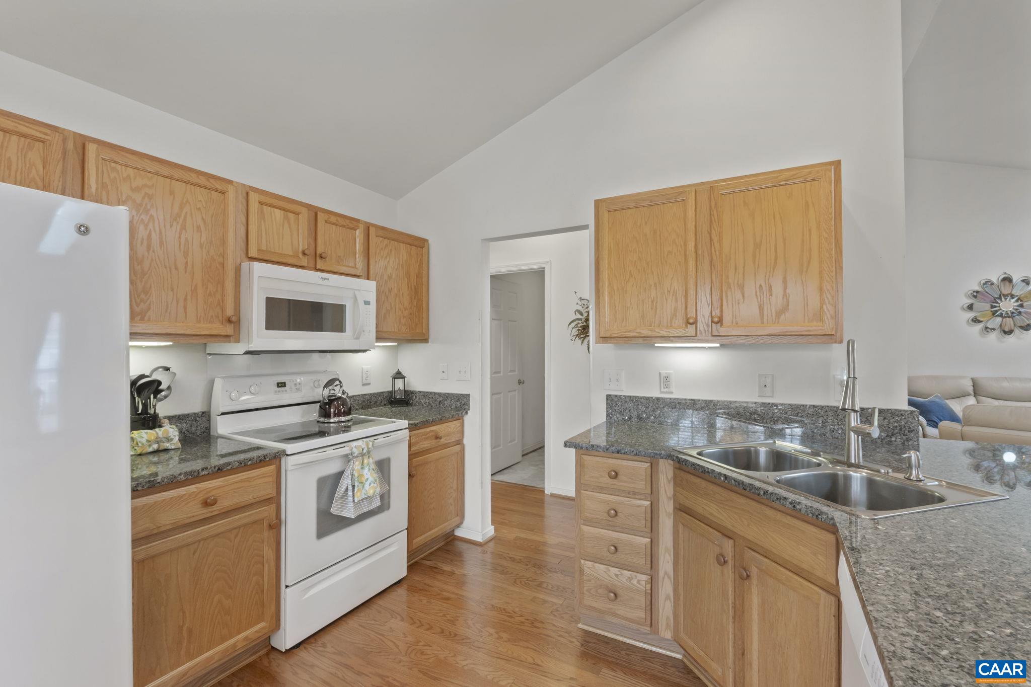 530 PEBBLE HILL CT
