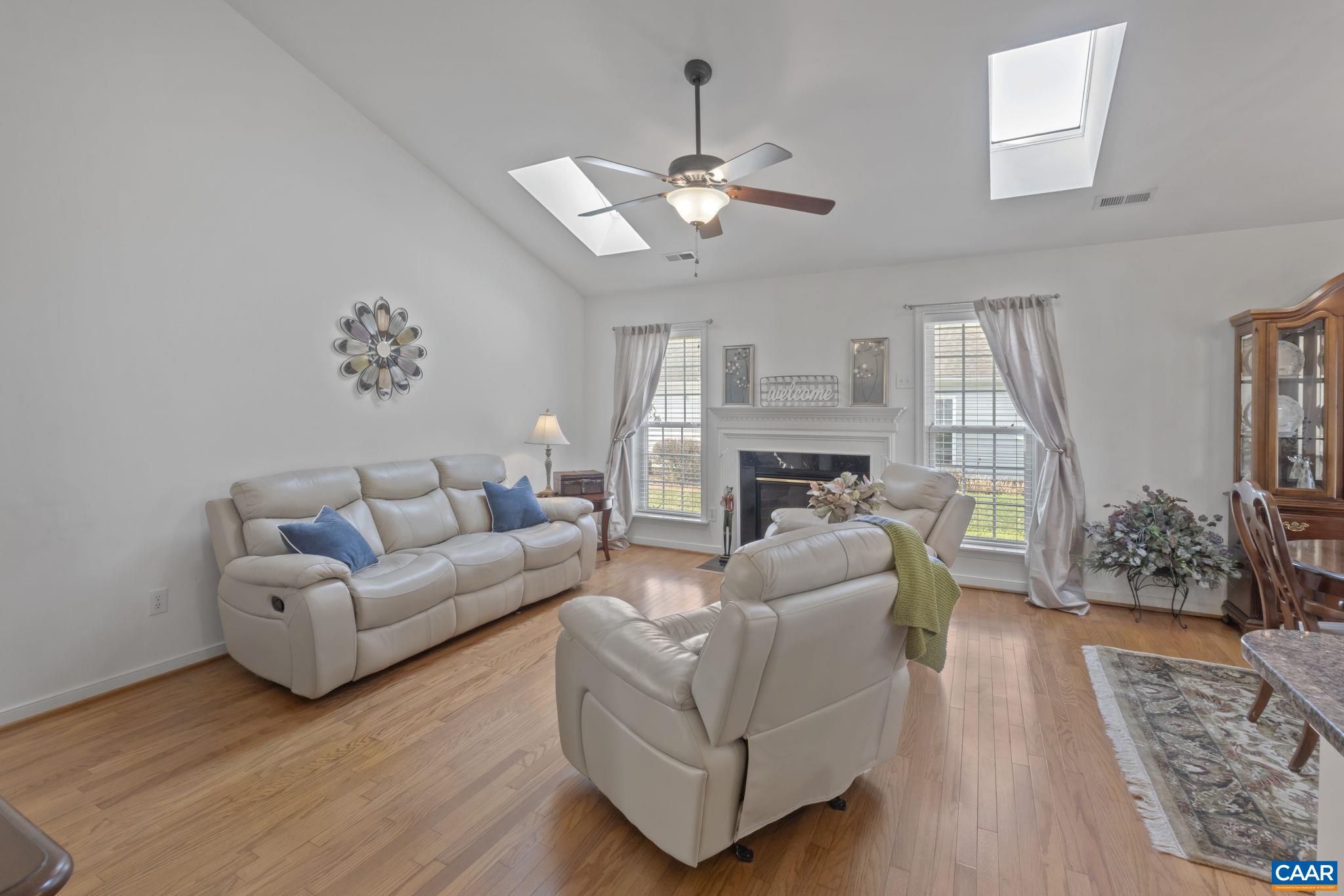 530 PEBBLE HILL CT