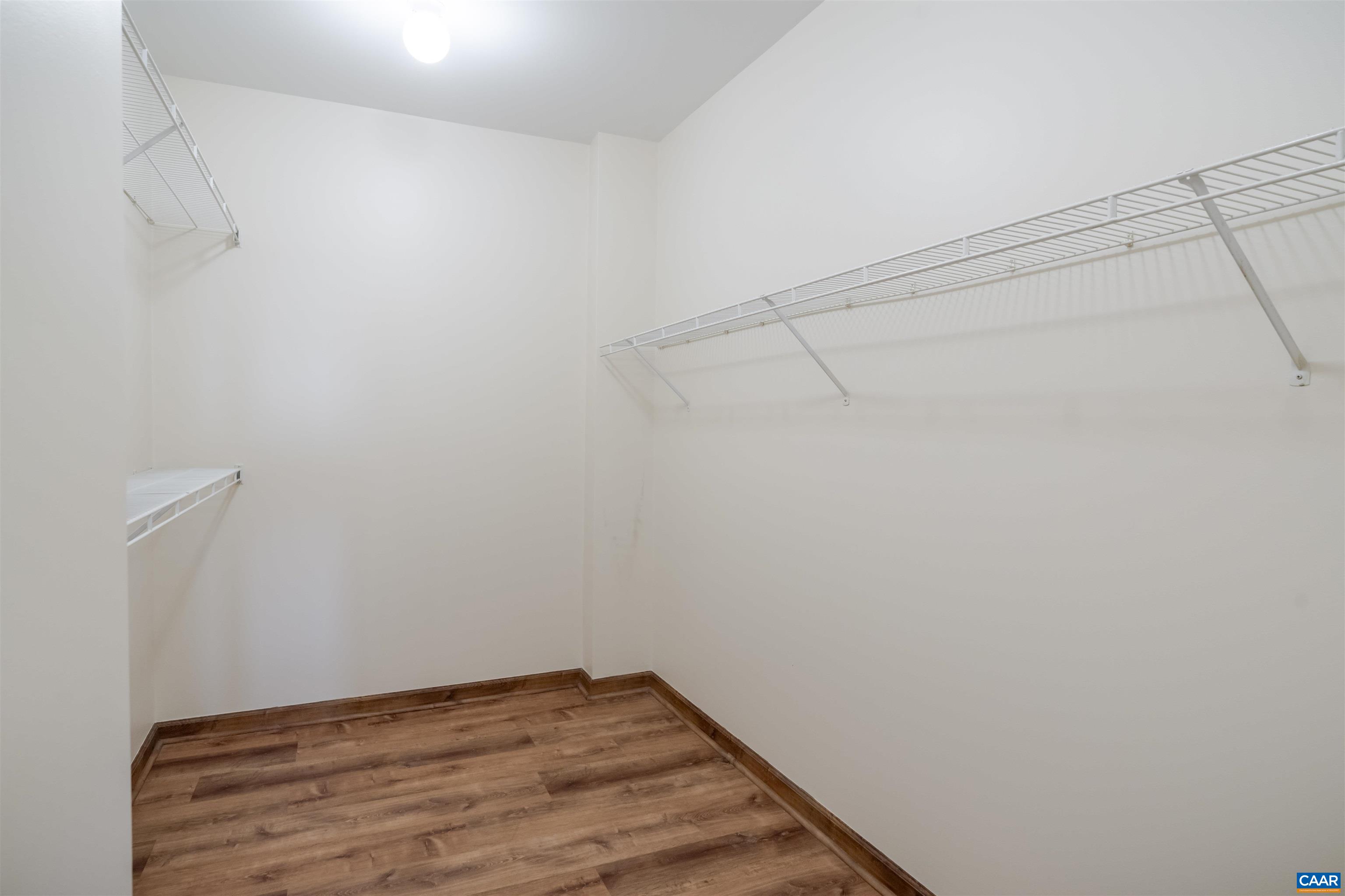 1055 WEYBRIDGE CT Unit: 204