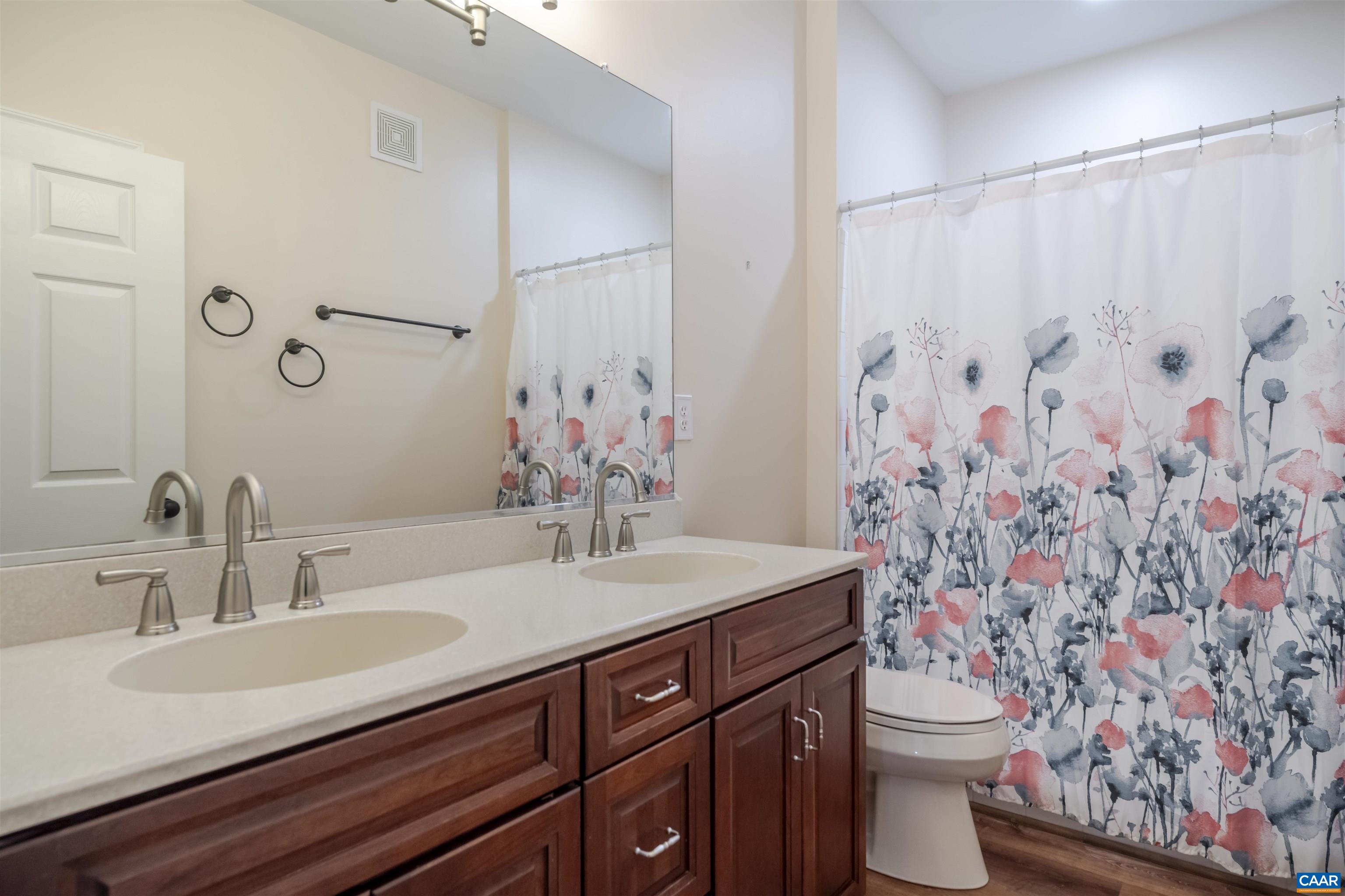 1055 WEYBRIDGE CT Unit: 204