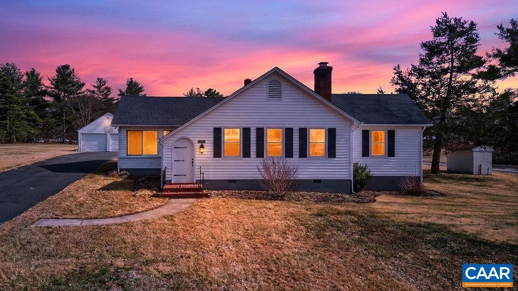 5694 PATRICK HENRY HWY