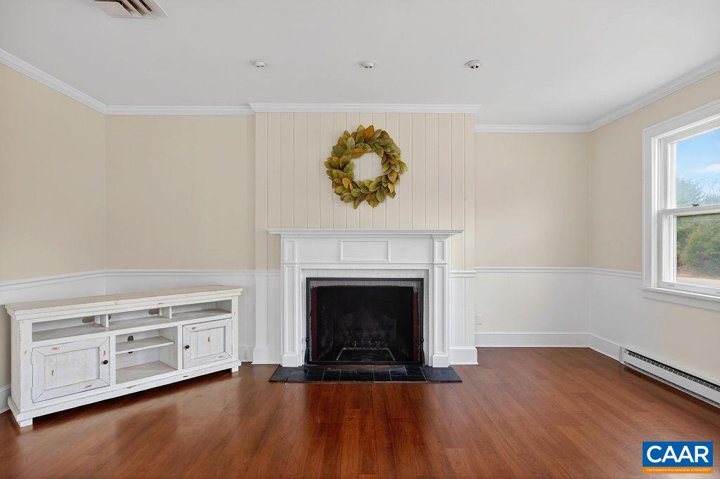 5694 PATRICK HENRY HWY