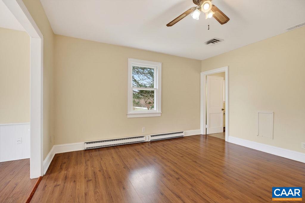 5694 PATRICK HENRY HWY