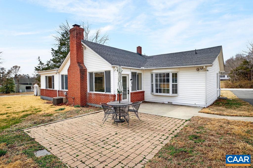 5694 PATRICK HENRY HWY