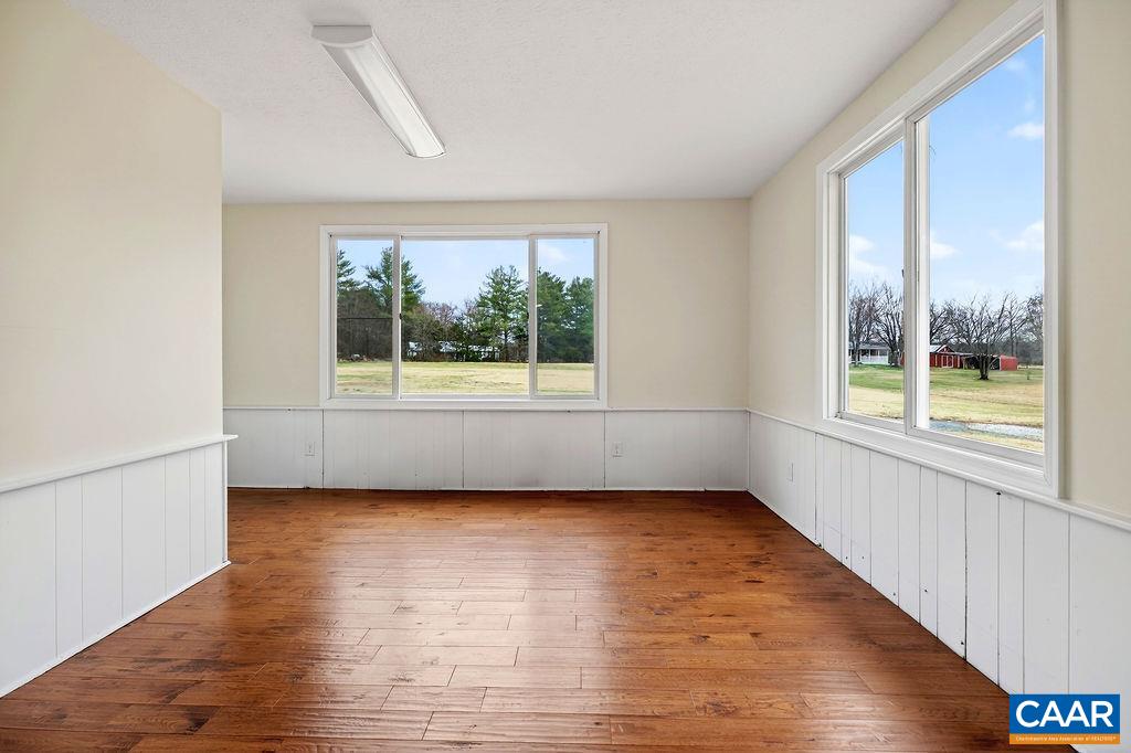 5694 PATRICK HENRY HWY