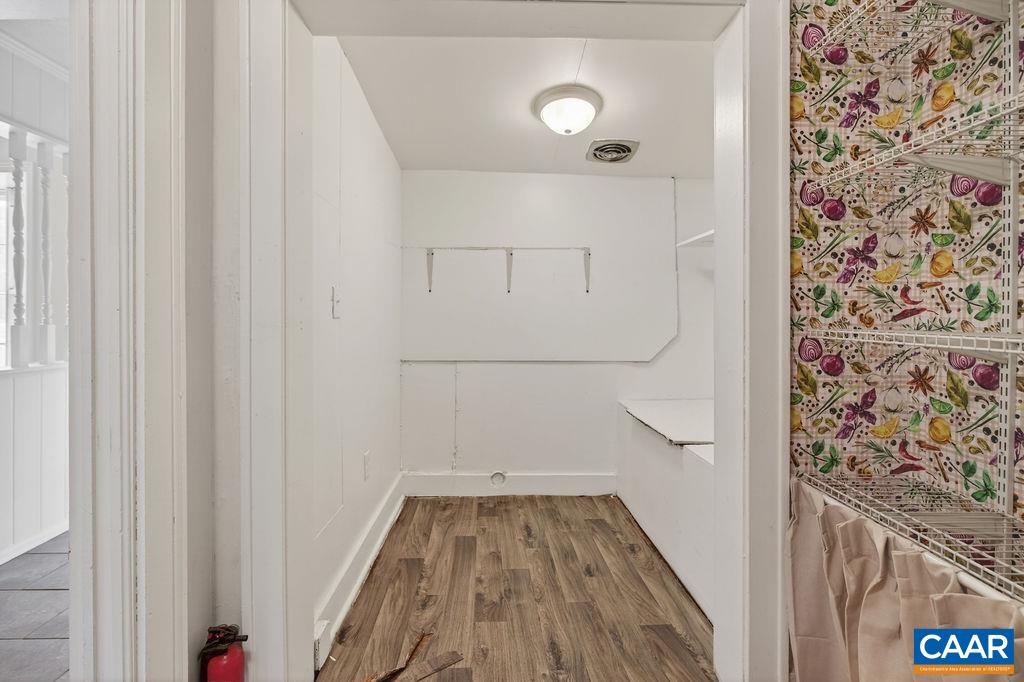 5694 PATRICK HENRY HWY