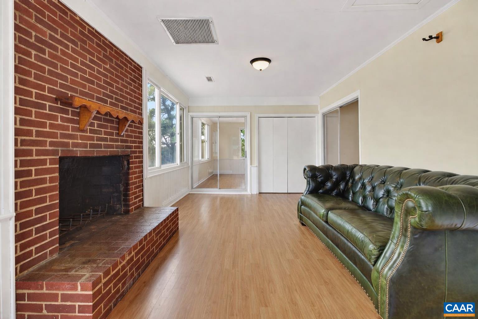 5694 PATRICK HENRY HWY