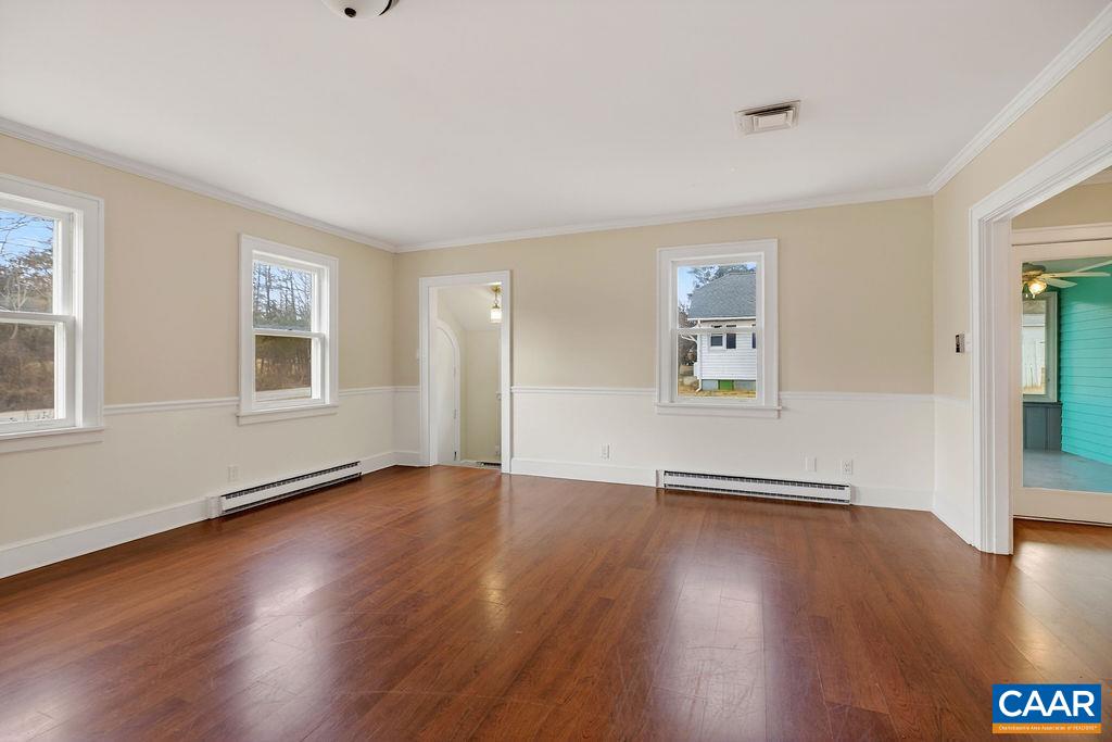 5694 PATRICK HENRY HWY