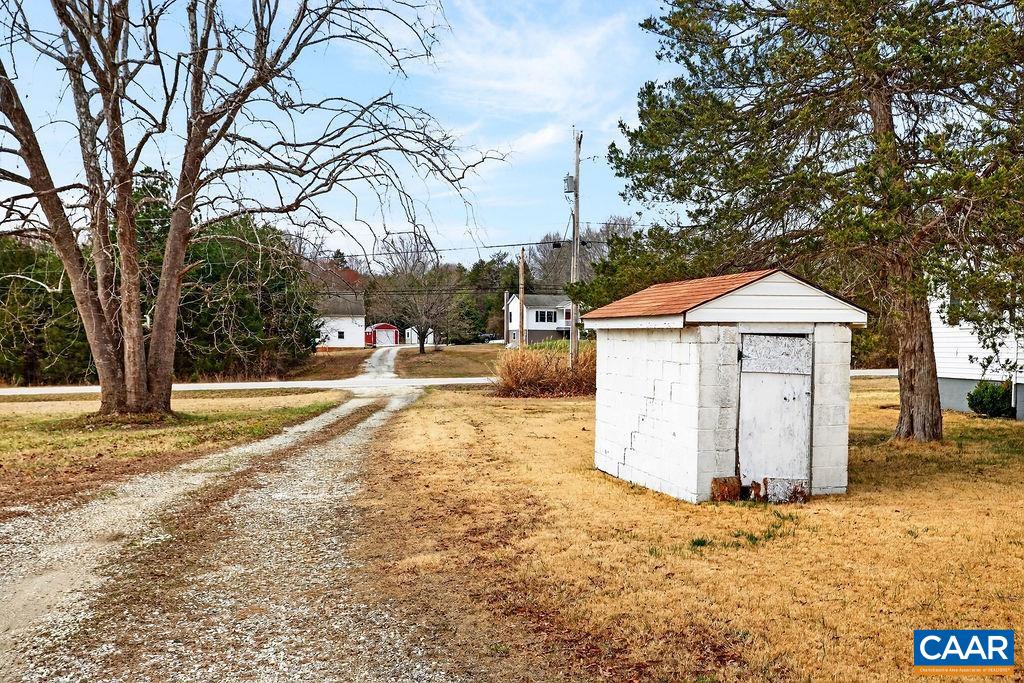 5694 PATRICK HENRY HWY